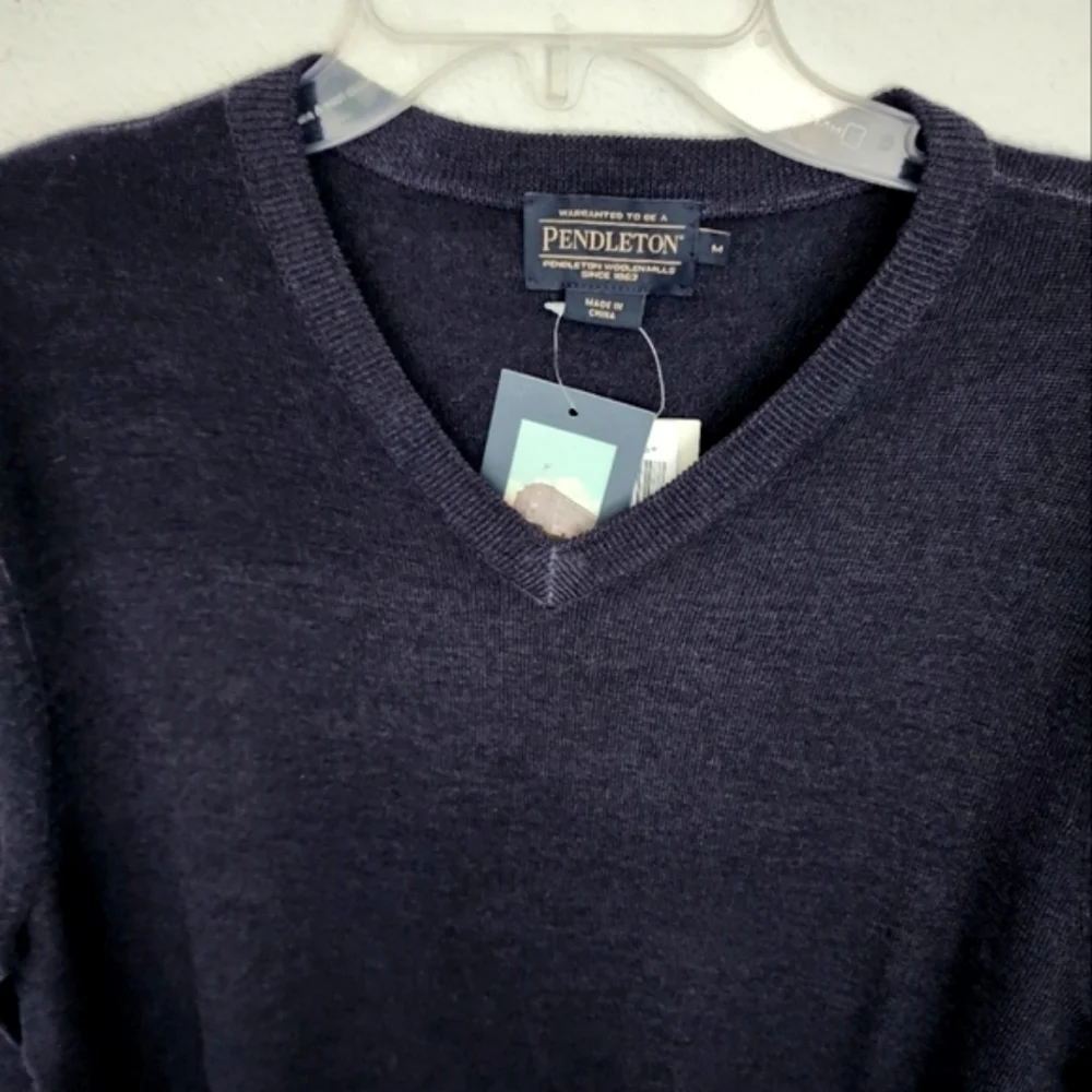 The Pendleton Magic Wash V-neck Pullover Wool Men's Sweater Sz M (NWT)